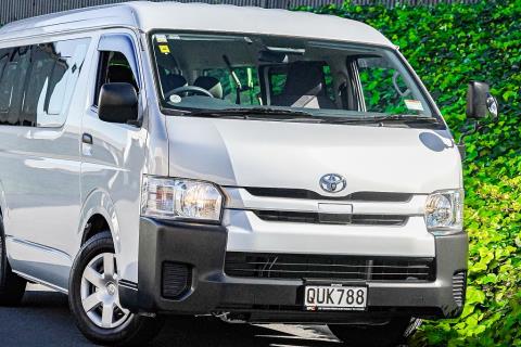 2018 Toyota Hiace 10 Seater Minibus - Thumbnail