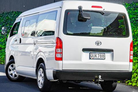 2018 Toyota Hiace 10 Seater Minibus - Thumbnail