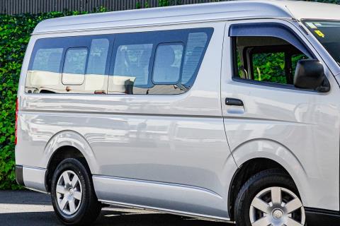 2018 Toyota Hiace 10 Seater Minibus - Thumbnail