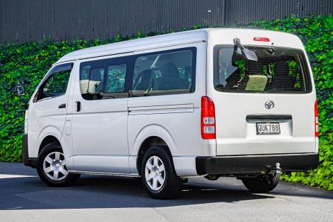 2018 Toyota Hiace 10 Seater Minibus - Thumbnail