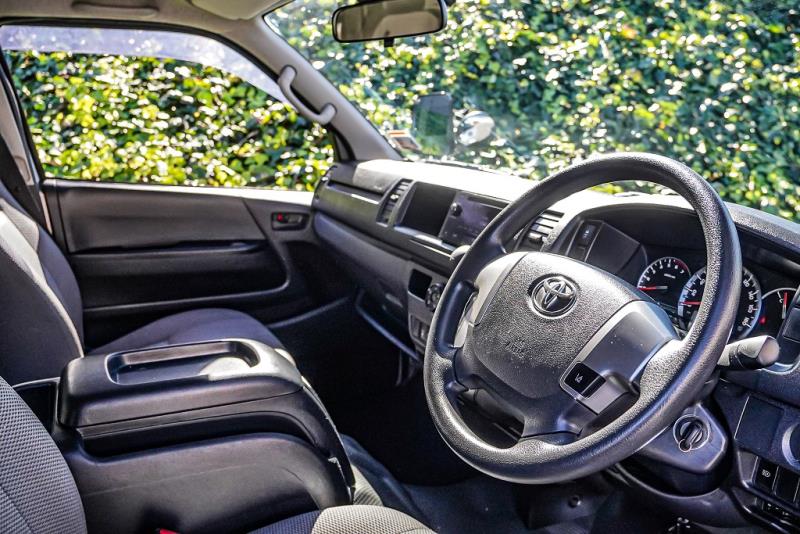 2018 Toyota Hiace 10 Seater Minibus