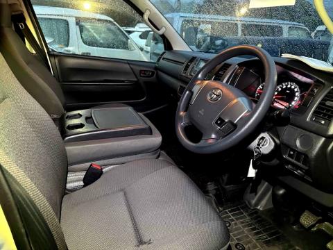 2020 Toyota Hiace ZL 5 Door - Thumbnail