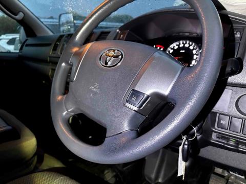 2020 Toyota Hiace ZL 5 Door - Thumbnail