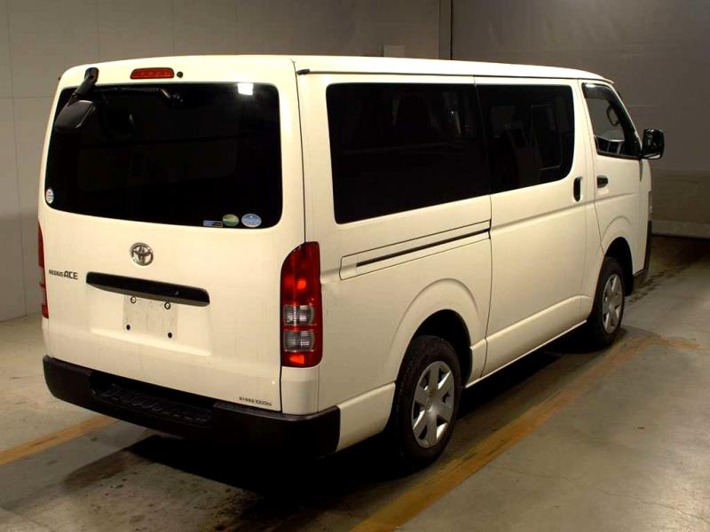 2020 Toyota Hiace ZL 5 Door