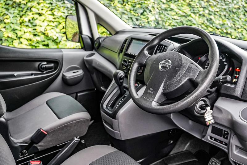 2020 Nissan NV200 5 Seater