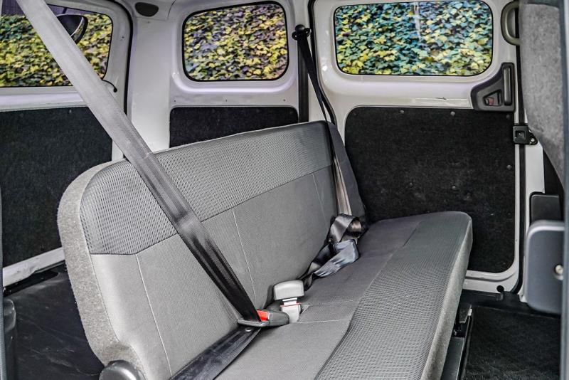 2020 Nissan NV200 5 Seater