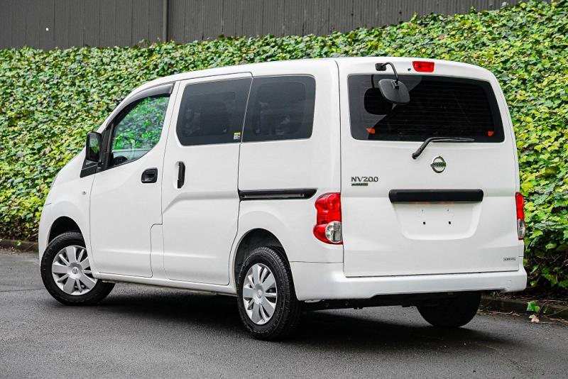 2020 Nissan NV200 5 Seater