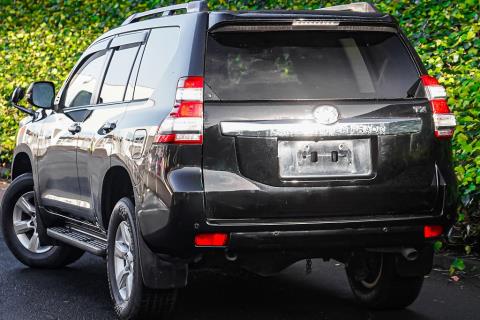 2015 Toyota Land Cruiser Prado 4WD - Thumbnail