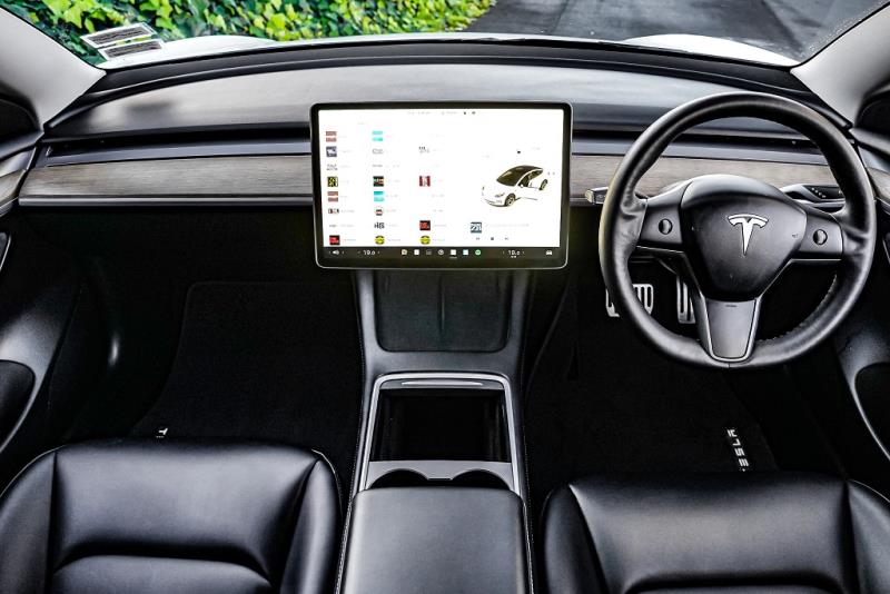 2021 Tesla Model 3 SR+