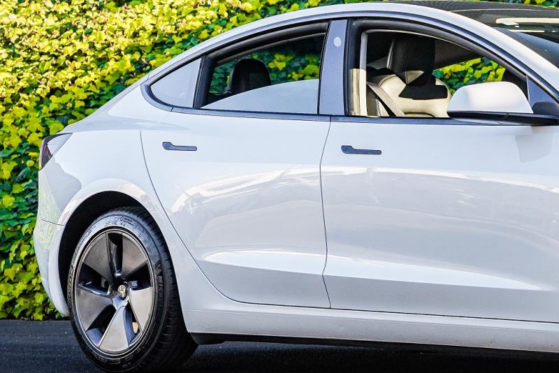 2021 Tesla Model 3 SR+