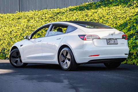 2021 Tesla Model 3 SR+ - Thumbnail
