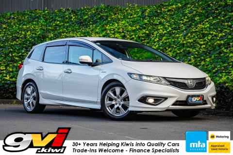 2016 Honda Jade Hybrid / Shuttle