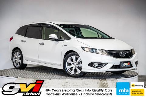 2016 Honda Jade Hybrid / Shuttle