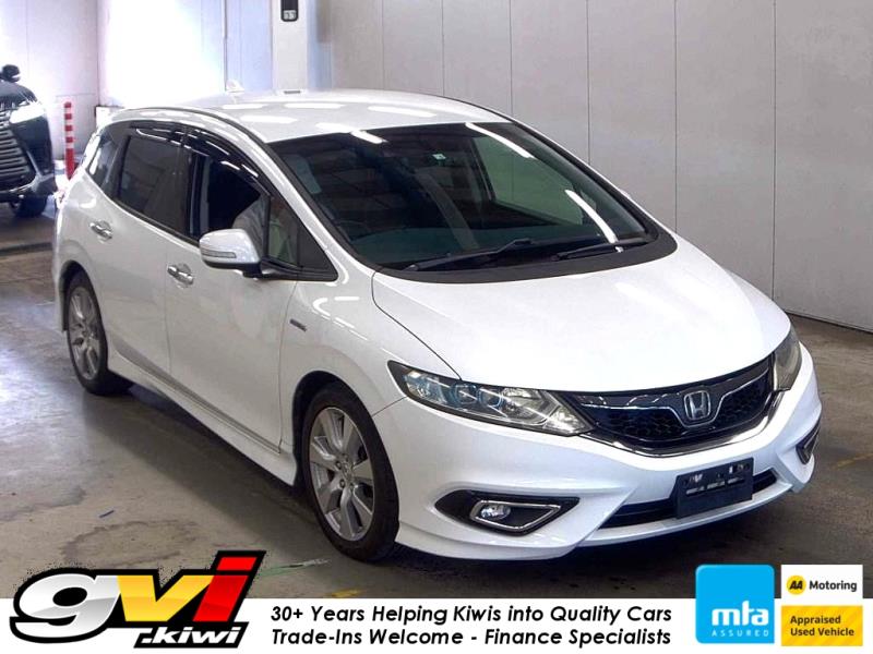 2016 Honda Jade Hybrid / Shuttle