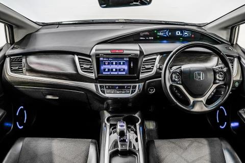 2016 Honda Jade Hybrid / Shuttle - Thumbnail