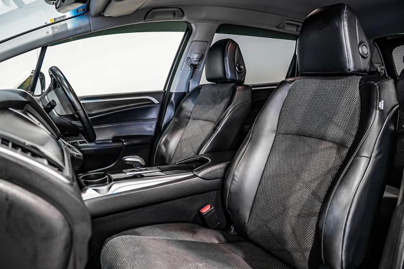 2016 Honda Jade Hybrid / Shuttle
