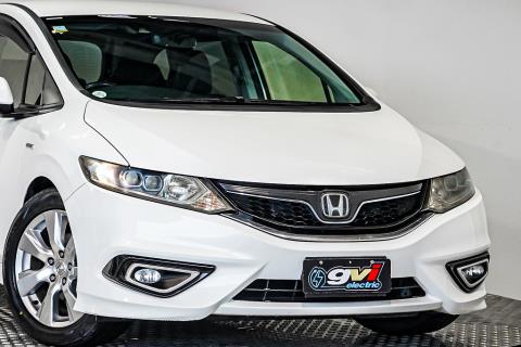 2016 Honda Jade Hybrid / Shuttle - Thumbnail