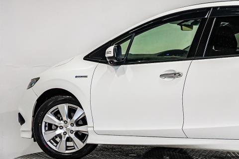 2016 Honda Jade Hybrid / Shuttle - Thumbnail