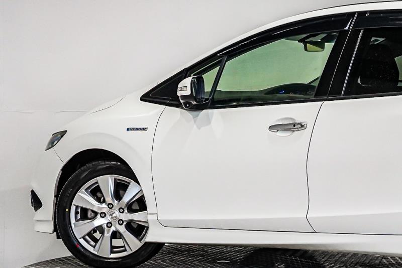 2016 Honda Jade Hybrid / Shuttle