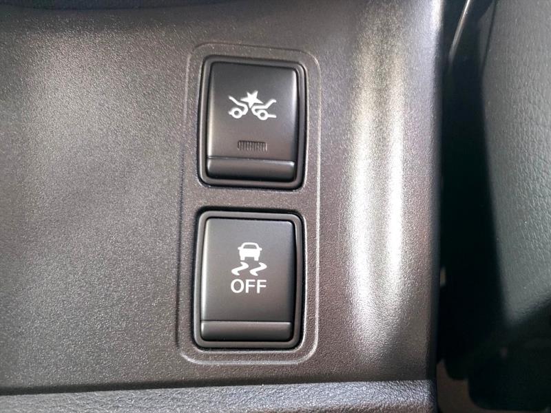 2016 Nissan Serena Hybrid 8 Seat