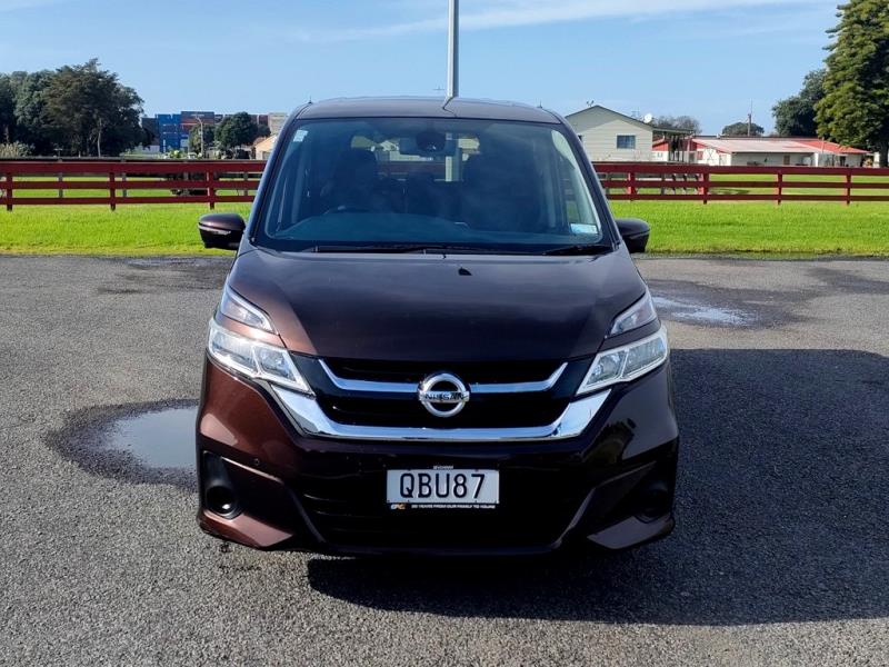 2016 Nissan Serena Hybrid 8 Seat