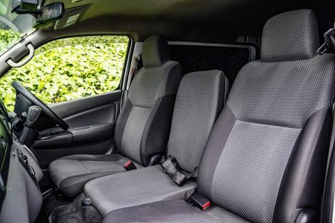 2018 Nissan NV350 5 Door Auto - Thumbnail