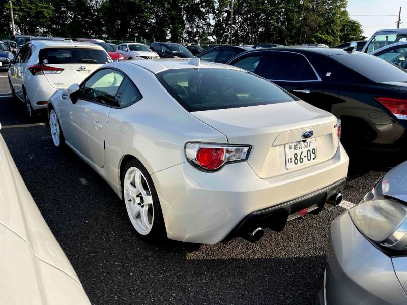 2015 Subaru BRZ R / 86