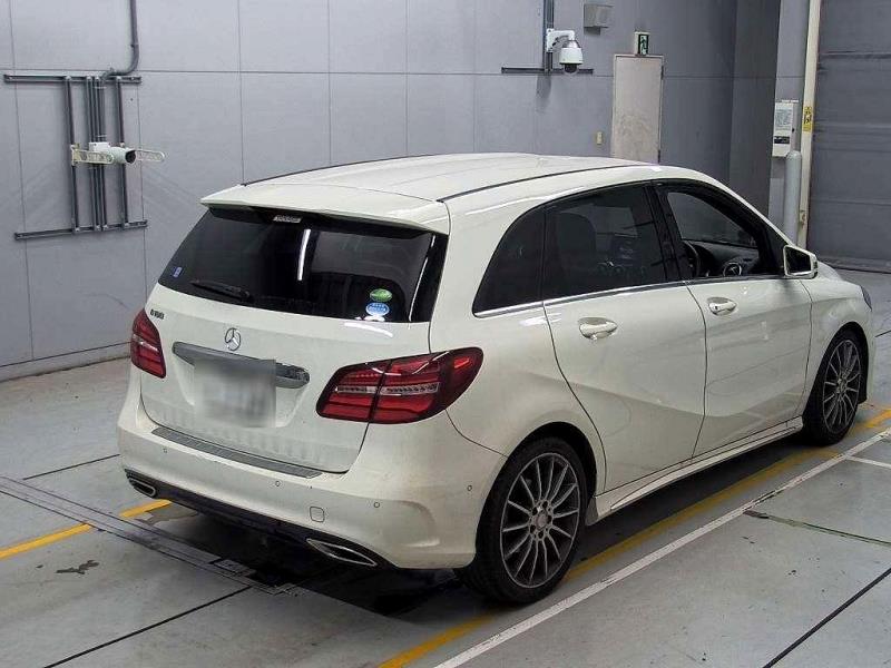 2015 Mercedes-Benz B 180