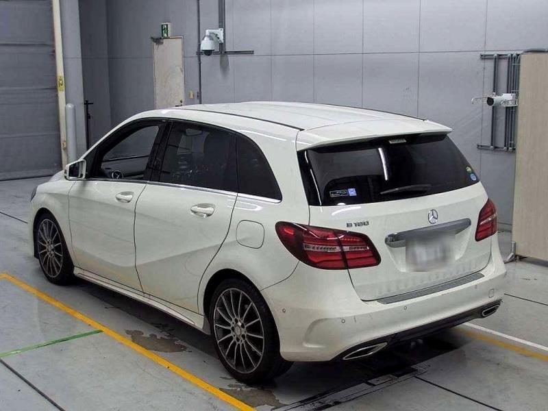 2015 Mercedes-Benz B 180
