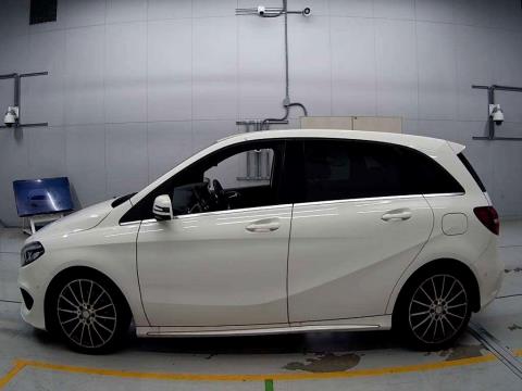 2015 Mercedes-Benz B 180 - Thumbnail