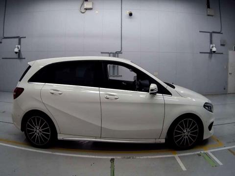 2015 Mercedes-Benz B 180 - Thumbnail