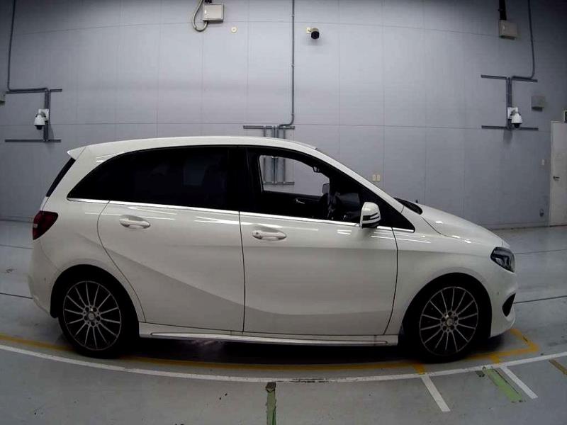 2015 Mercedes-Benz B 180