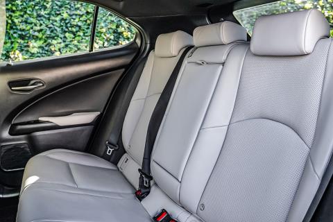 2022 Lexus UX 300e - Thumbnail