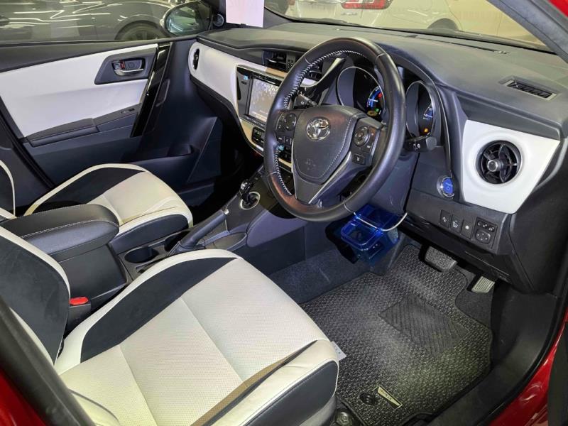 2016 Toyota Auris Hybrid / Corolla