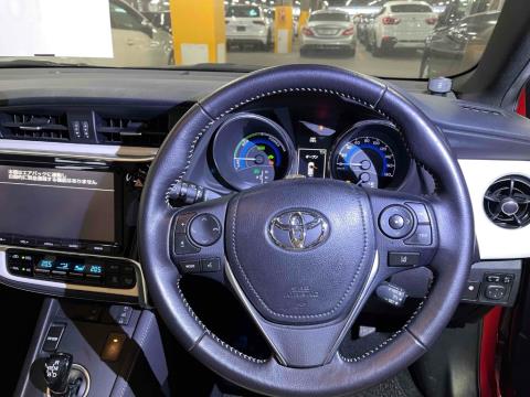 2016 Toyota Auris Hybrid / Corolla - Thumbnail