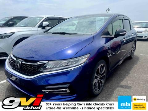 2018 Honda Jade Hybrid / Shuttle