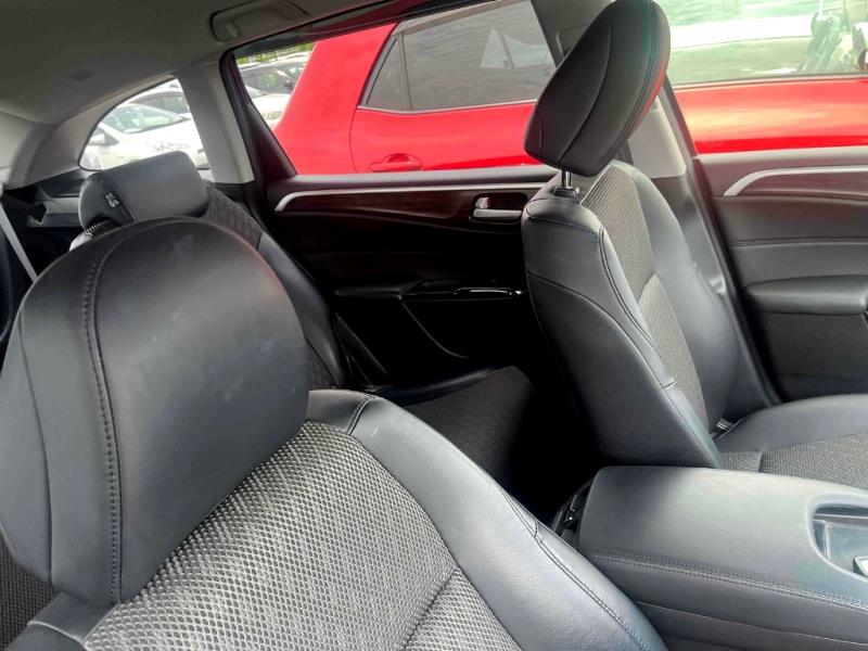 2018 Honda Jade Hybrid / Shuttle