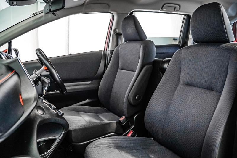 2015 Toyota Sienta Hybrid G