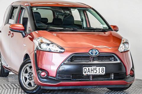 2015 Toyota Sienta Hybrid G - Thumbnail