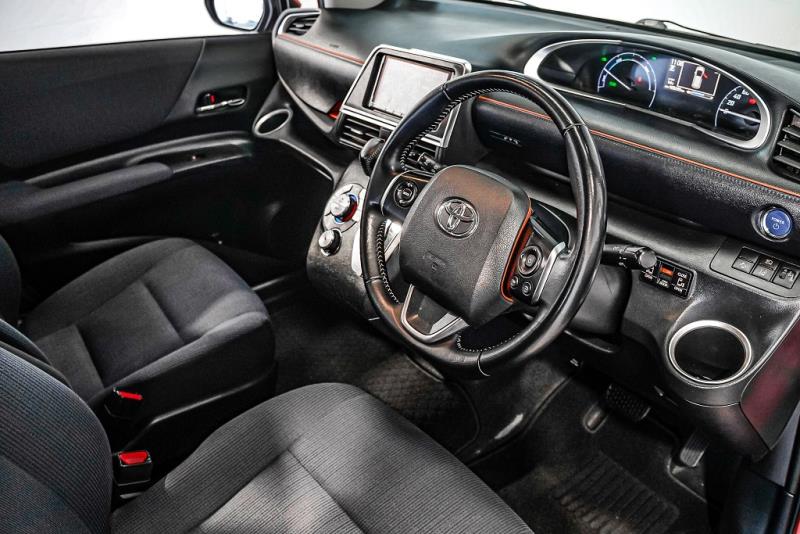 2015 Toyota Sienta Hybrid G