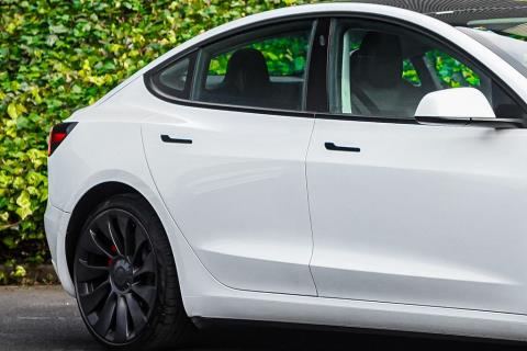 2020 Tesla Model 3 Performance - Thumbnail