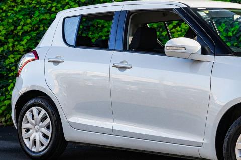 2011 Suzuki Swift 5 Door - Thumbnail
