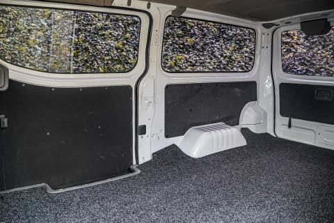 2018 Nissan NV350 5 Door - Thumbnail