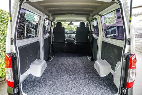 2018 Nissan NV350 5 Door - Thumbnail