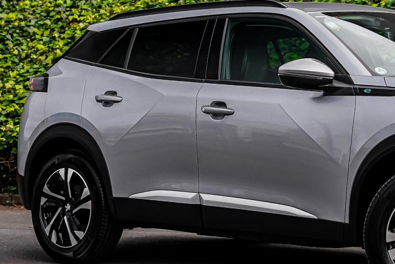 2021 Peugeot e-2008 Allure