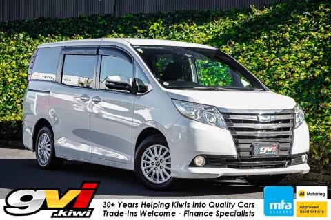 2017 Toyota Noah G / Voxy Hybrid - Thumbnail