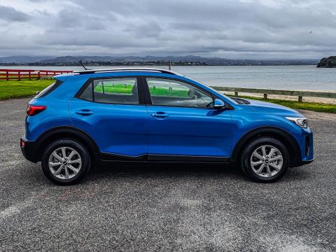 2022 Kia Stonic LX - Thumbnail