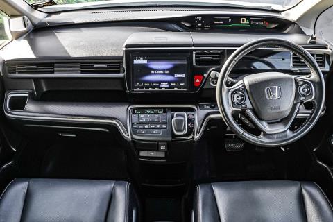 2018 Honda Step Wagon - Thumbnail