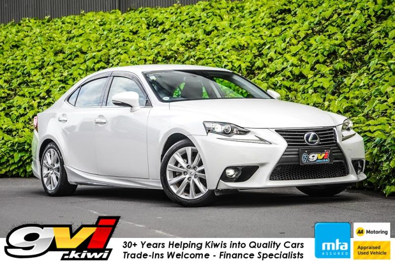 2014 Lexus IS 300h Hybrid