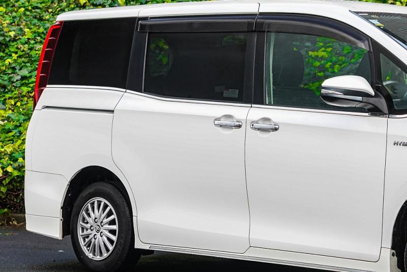 2016 Toyota Esquire Xi / Voxy / Noah